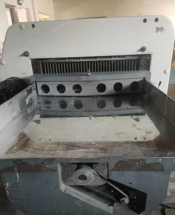 河北沧州厂里不干了,出售绵阳产1150程控切纸机,双轨的