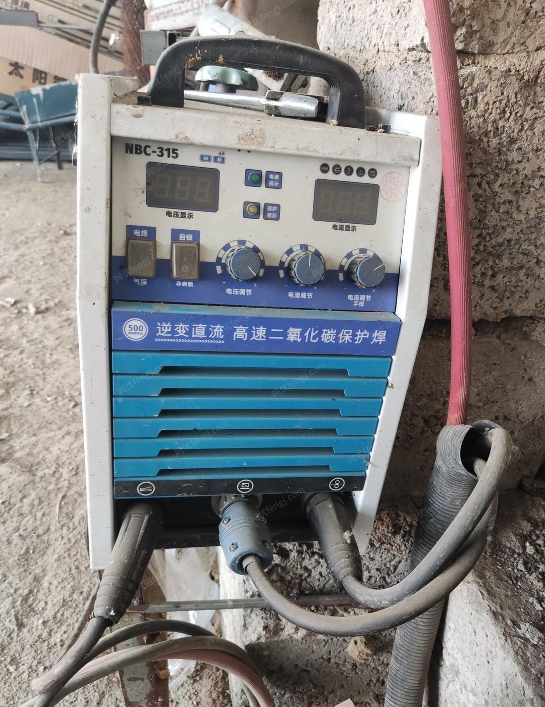 山东枣庄转让两台二保焊机，一台315双电压10米送丝机一台270双电压5米送丝机