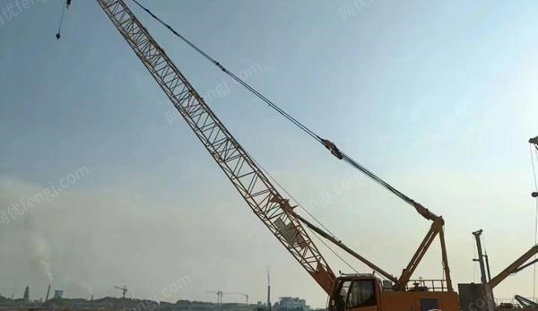山东济宁出售2013年徐工55吨履带吊