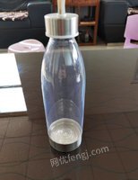 浙江台州几乎全新全自动吹瓶机，加吹瓶模模具一套，如图实拍！低价出售