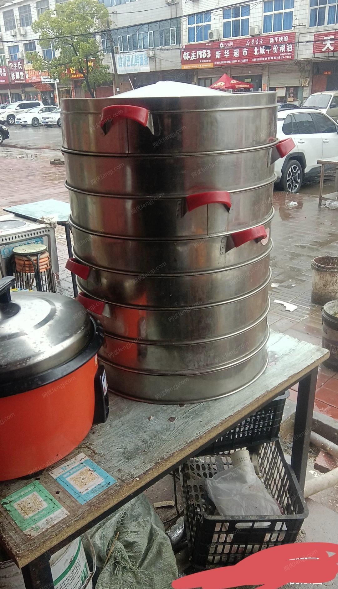 河南信阳出售一套馒头包子机器，一个蒸锅，20个笼屉，三个笼盖，30个托盘，一个压面