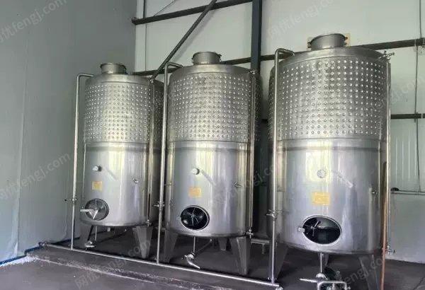 新疆吐鲁番葡萄酒生产机械设备转让、3000瓶/小时