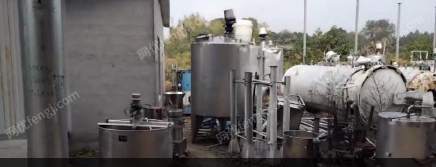 饮料厂处理32-10灌装机​，4.46立方半自动不锈钢杀菌锅，洗瓶机，分离机，搅拌罐，豆奶等设备1批（已拆附明细图片）