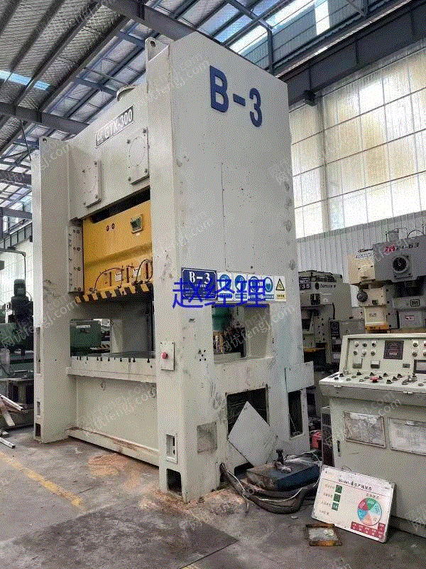 市场现货处理金丰GTX-300闭式压力机二手300吨压力机