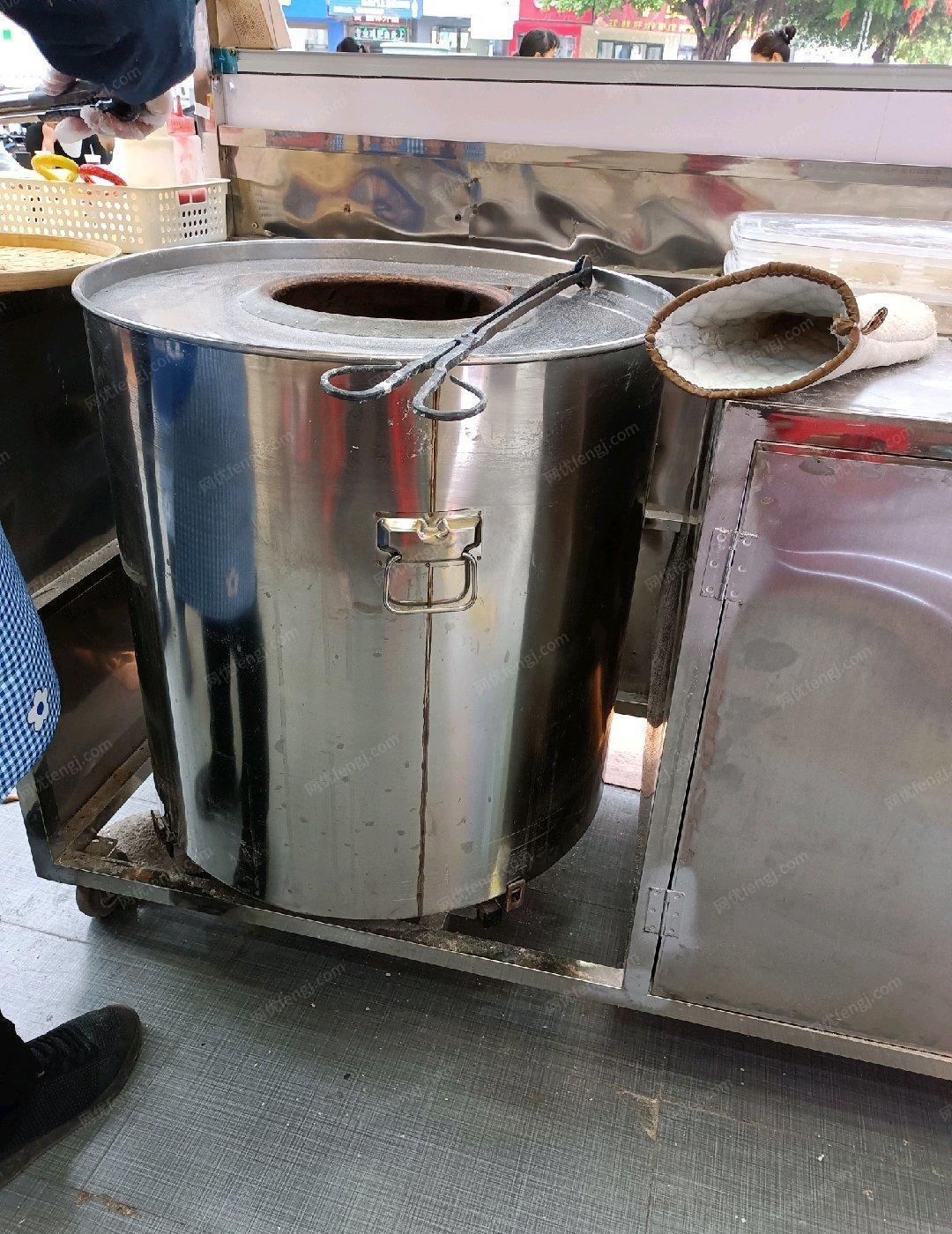 广西百色9.5成新碳烤火炉出售