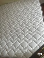 湖北武汉龙翔1.8米x2米的床垫出售