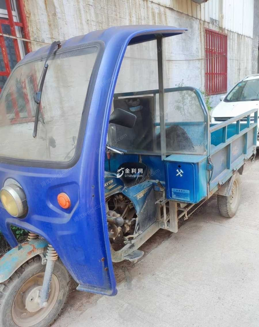 广西柳州二手三轮车一千多，平面拉丝机，60公分宽，低价出售
