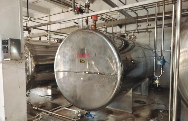 安徽蚌埠转让13年设备生产线设备,制水制瓶,洗灌封灭菌,空压,储罐等