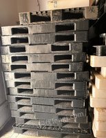 安徽安庆低价出售二手木托盘 塑料托盘9成新