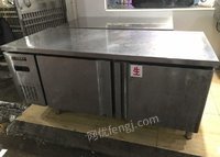 江西赣州1.8米长冷藏操作台低价出售