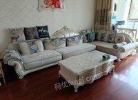 新疆石河子品牌沙发，欧式，九成新，诚心急售。