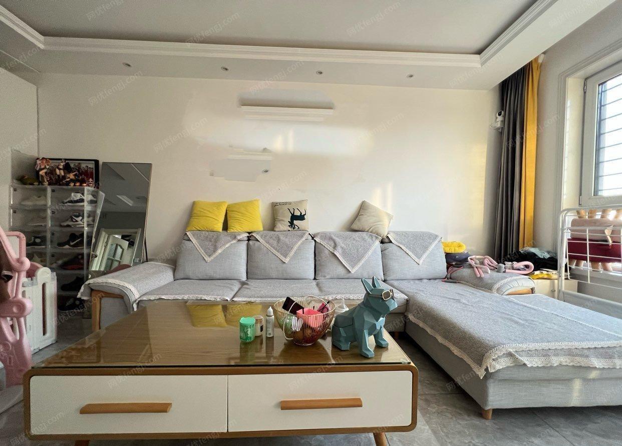 广西桂林成套出售2手布艺沙发，茶几电视柜。