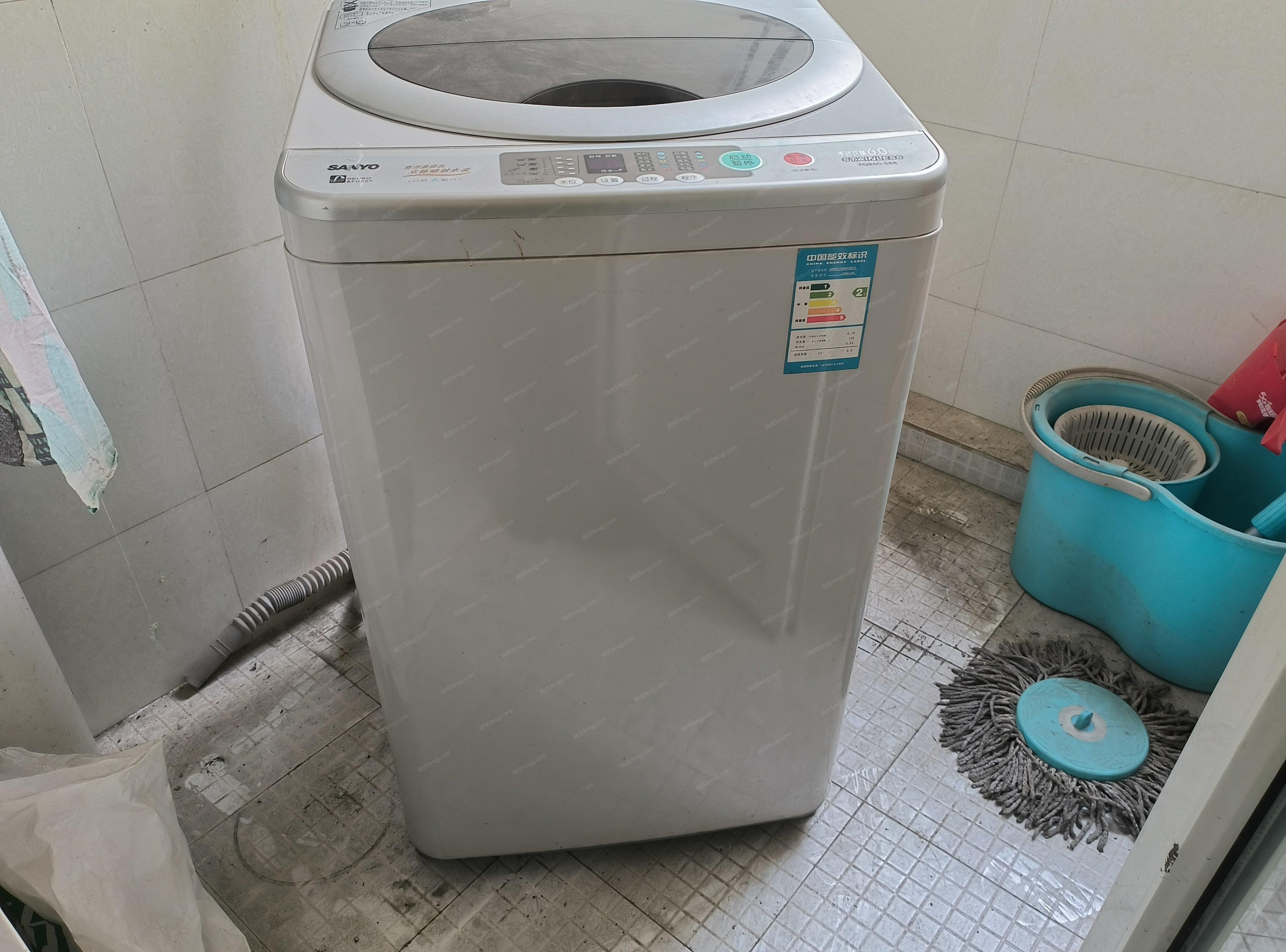 四川成都几乎没用过的全自动洗衣机出售