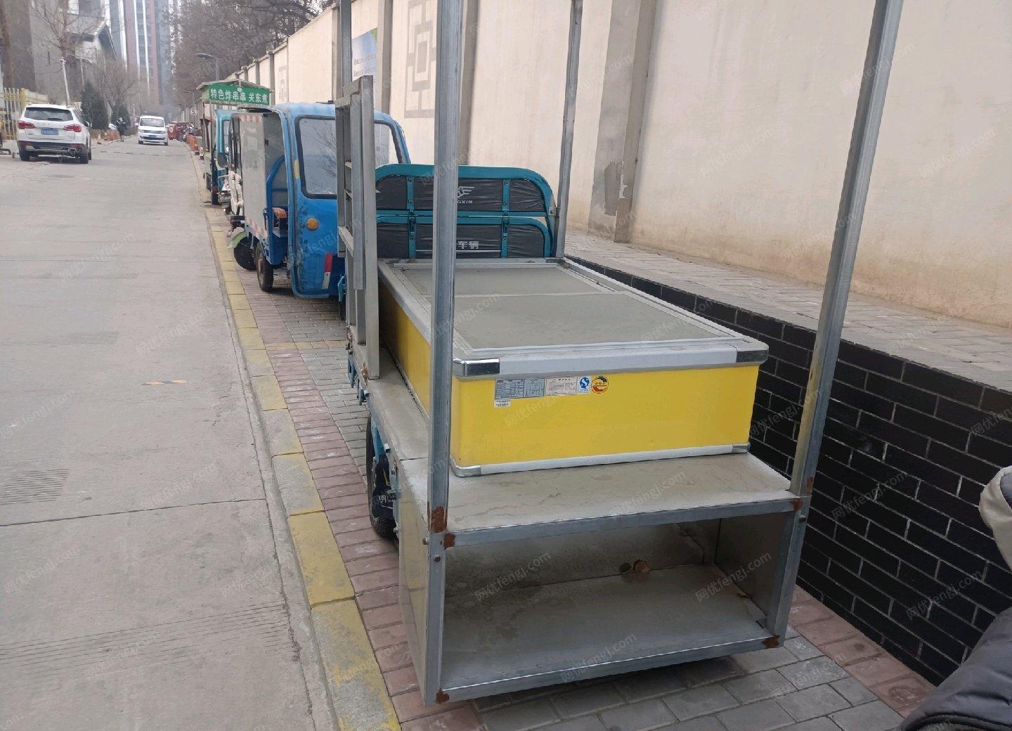 宁夏银川电动三轮车车带冰柜低价出售