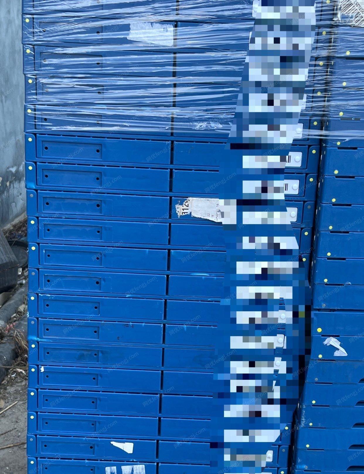 上海宝山区出售一批蓝色折叠筐，规格600x400x220