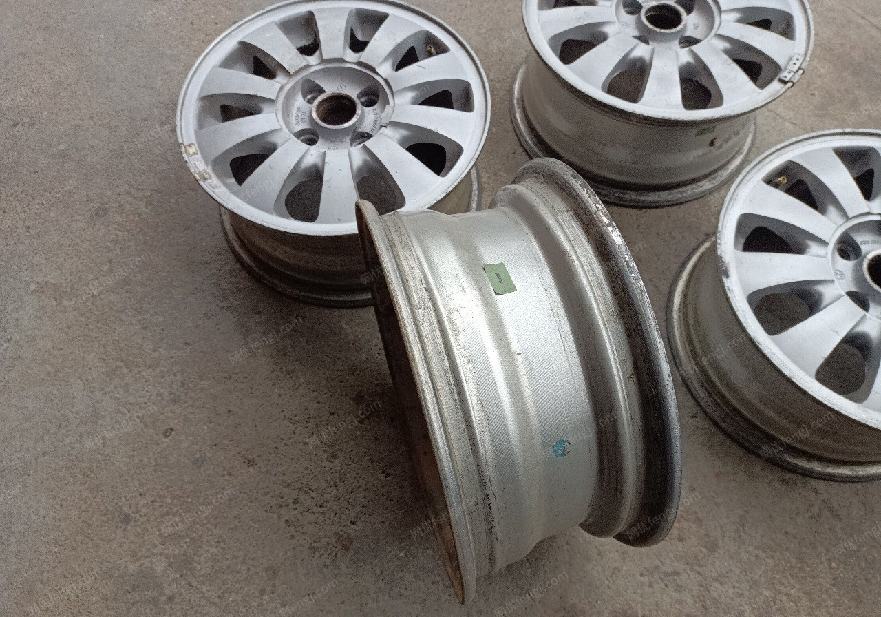 江西赣州出售14寸轮毂。铝合圈。用得上的联系。