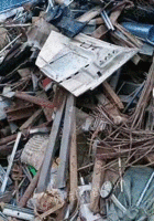 高价大量回收各种废铁　废纸箱