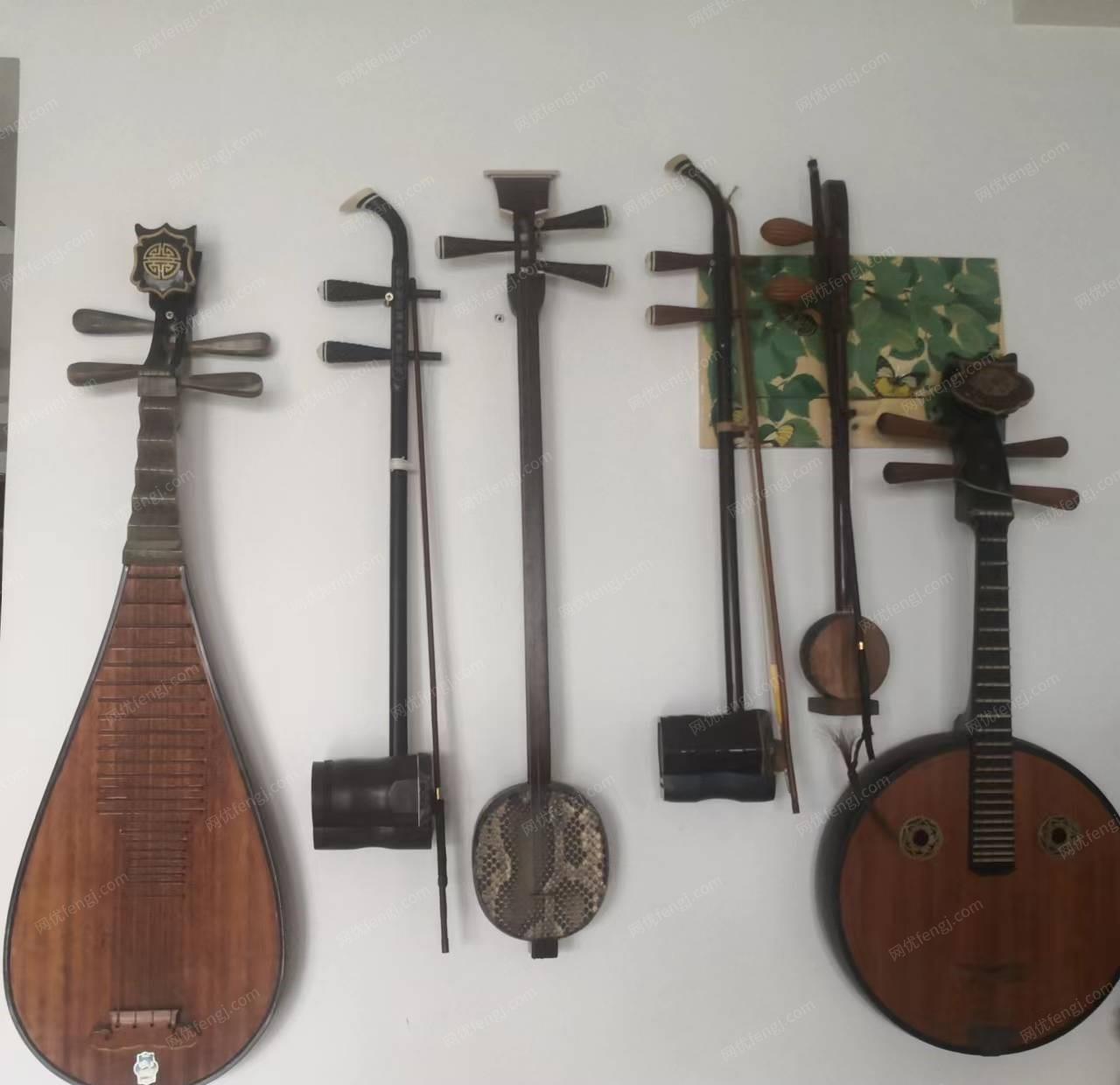 上海杨浦区乐器爱好者自用红木琵琶转让