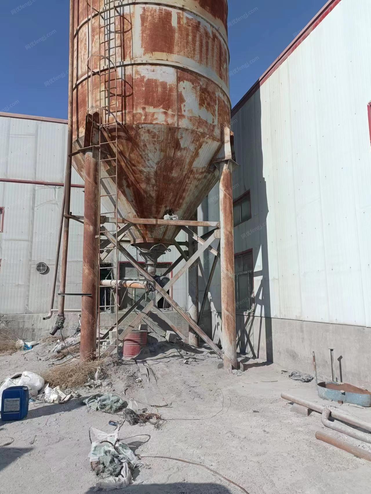 整厂拆除商处理2个100吨水泥罐