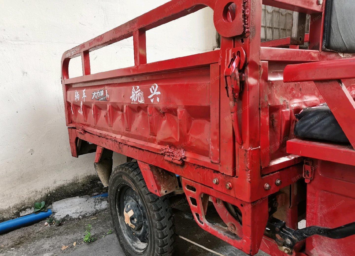 海南海口出售大电瓶电动三轮车，风雨无阻