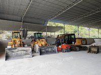 石粉厂处理卡特313D挖掘机，柳工30装载机，设备在广西崇左