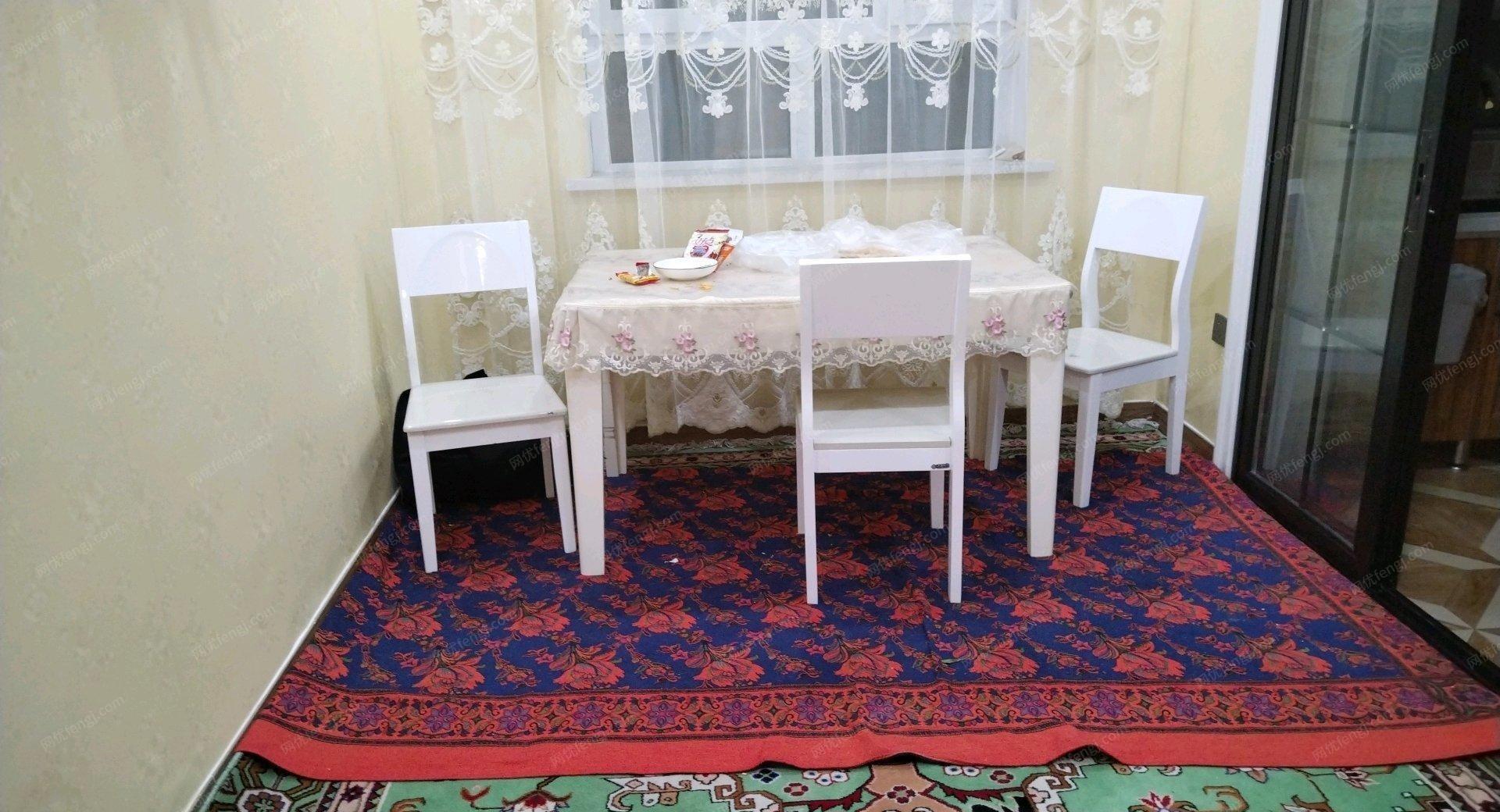 新疆博尔塔拉蒙古自治州六把椅子 实木出售