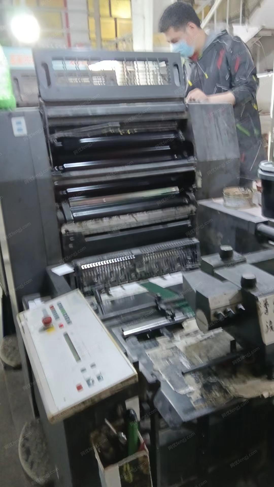 印刷厂处理07/98年海德堡双色8开印刷机/5色8开印刷机（卖其中1台），有图片