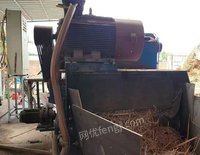 因生产不需要，出售山东中王1400-600木材综合破碎机，小型削片机