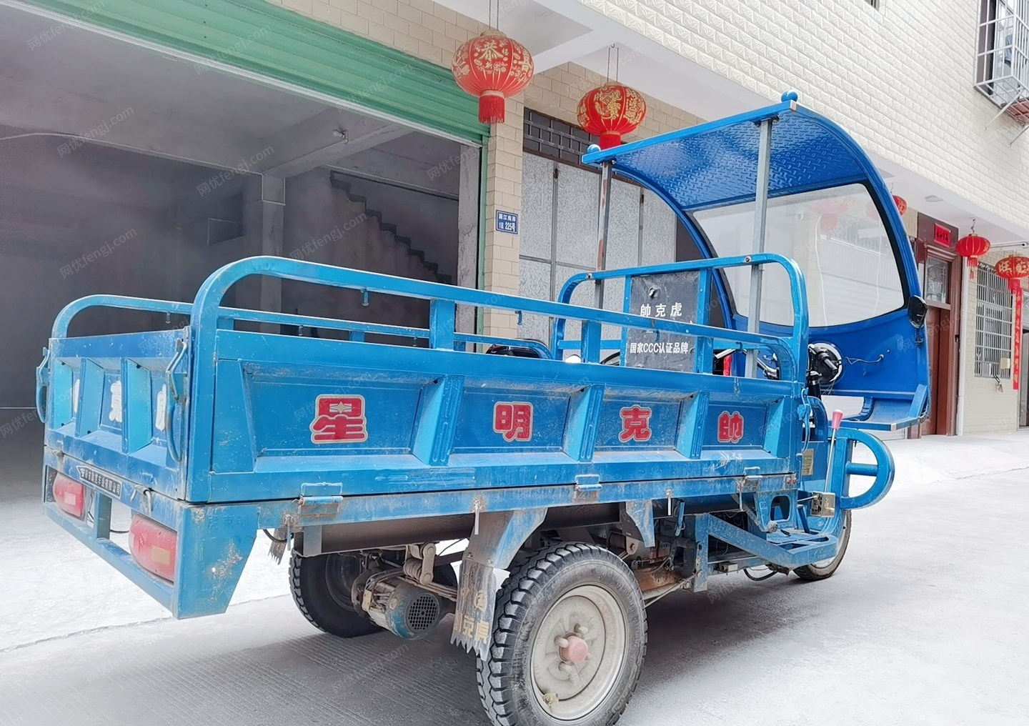 江西赣州闲置一手帅克虎2米大三轮电瓶车出售，配5个大水电瓶，车况精品，车在龙南价格面议