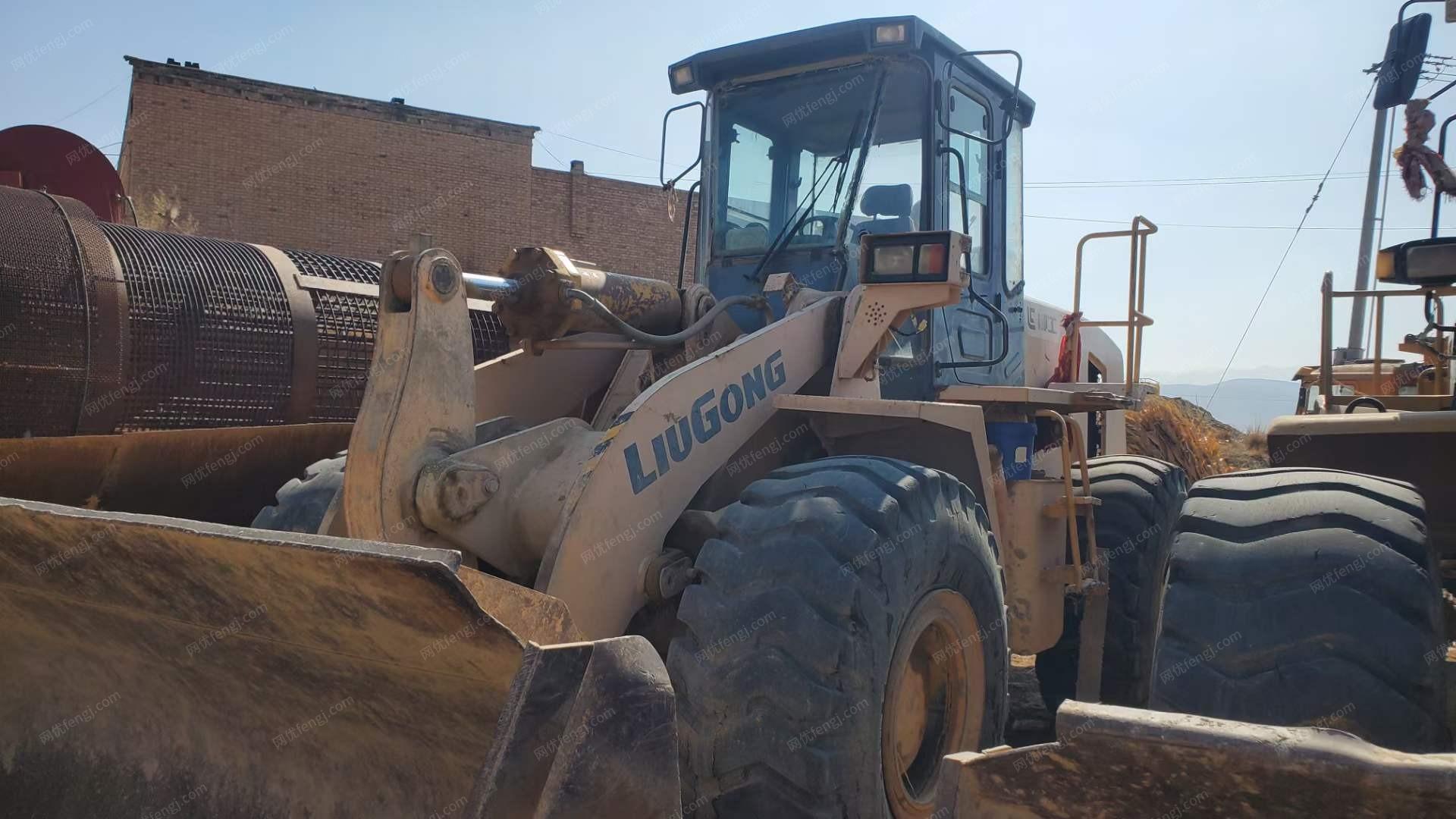 沙石料公司当地打包急处理柳工856/成工铲车2台，具体看图，价高者得，诚心要的联系
