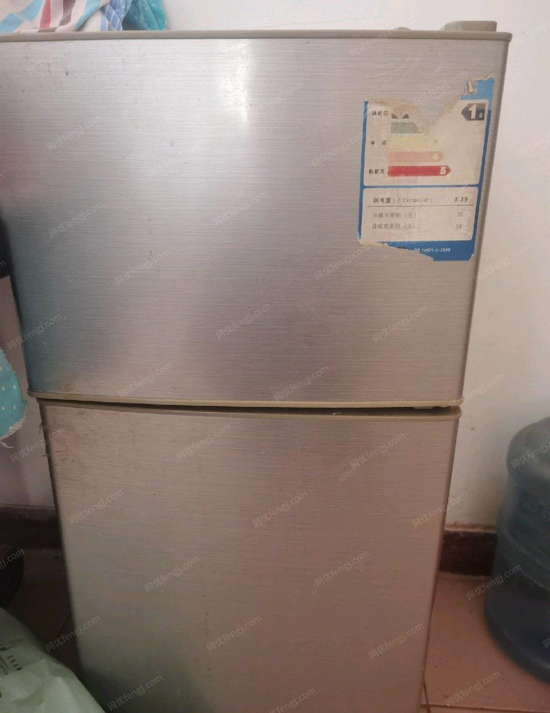 河北石家庄出售个人一手小冰箱一台