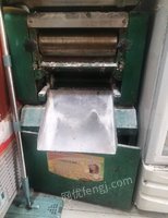 天津西青区蒸炉笼屉冷冻柜电饭锅保温桶压面机整体出售
