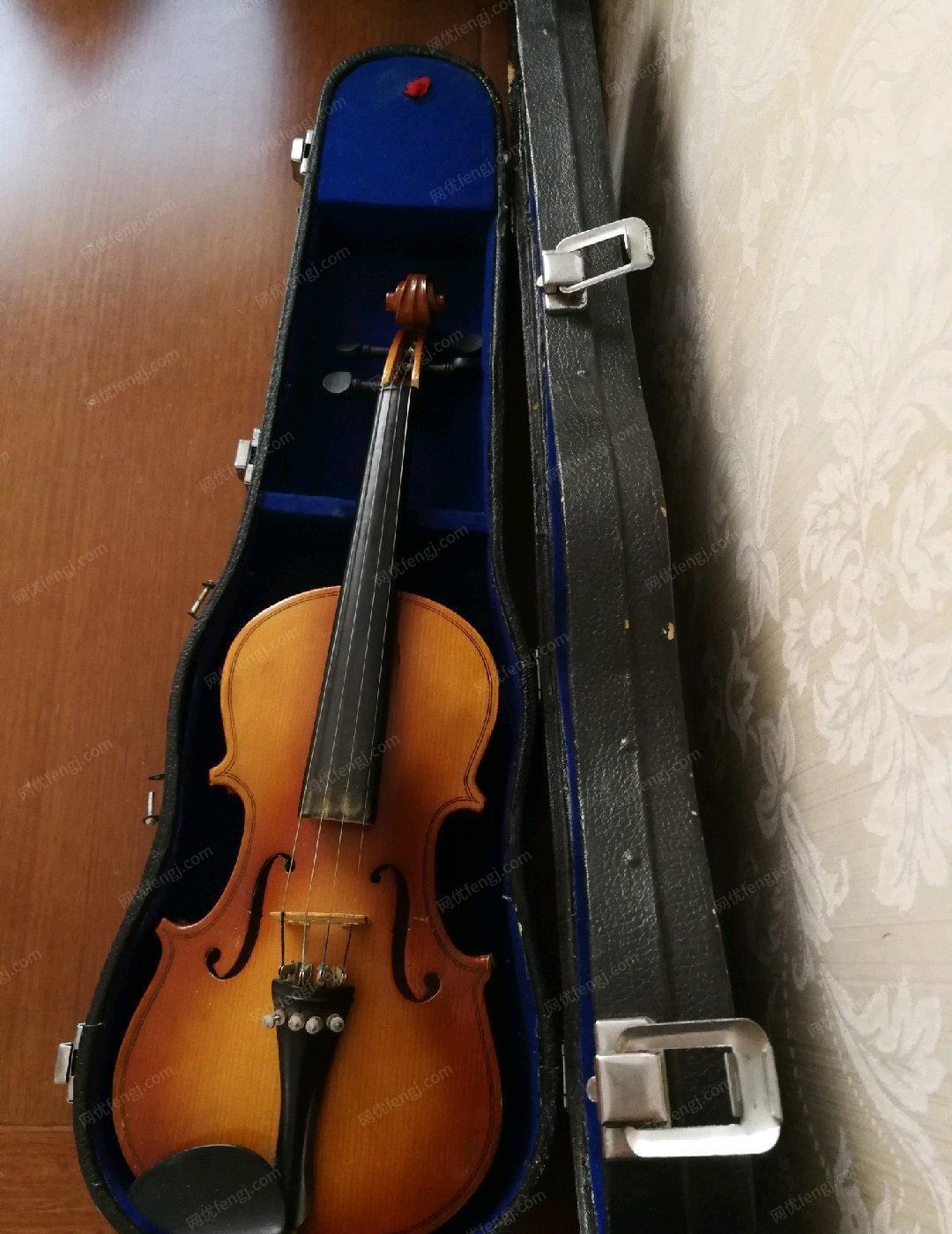 辽宁大连小提琴3把低价出售
