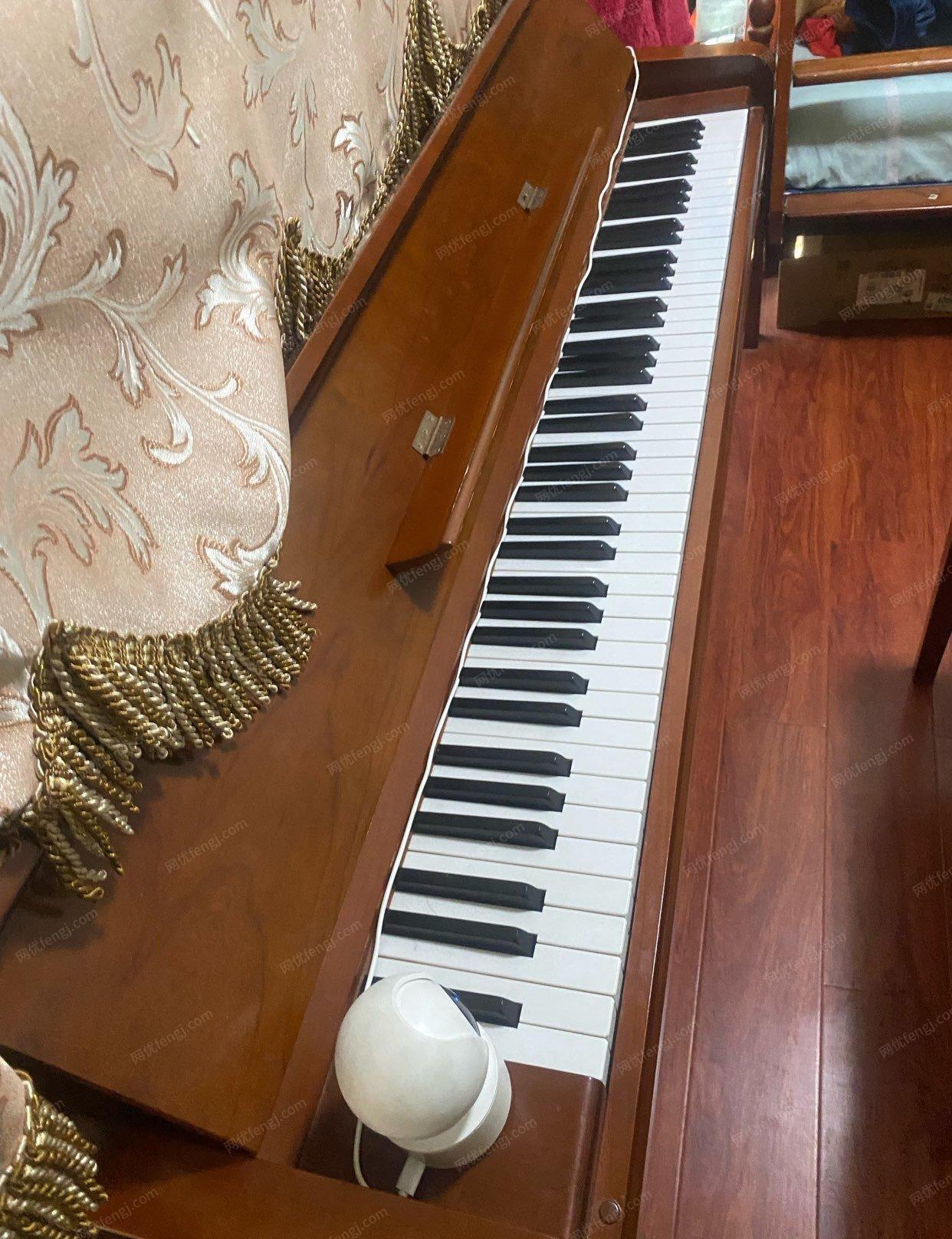 湖南长沙9成新二手英昌钢琴出售