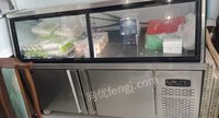 新疆乌鲁木齐9成新二手冰柜低价出售