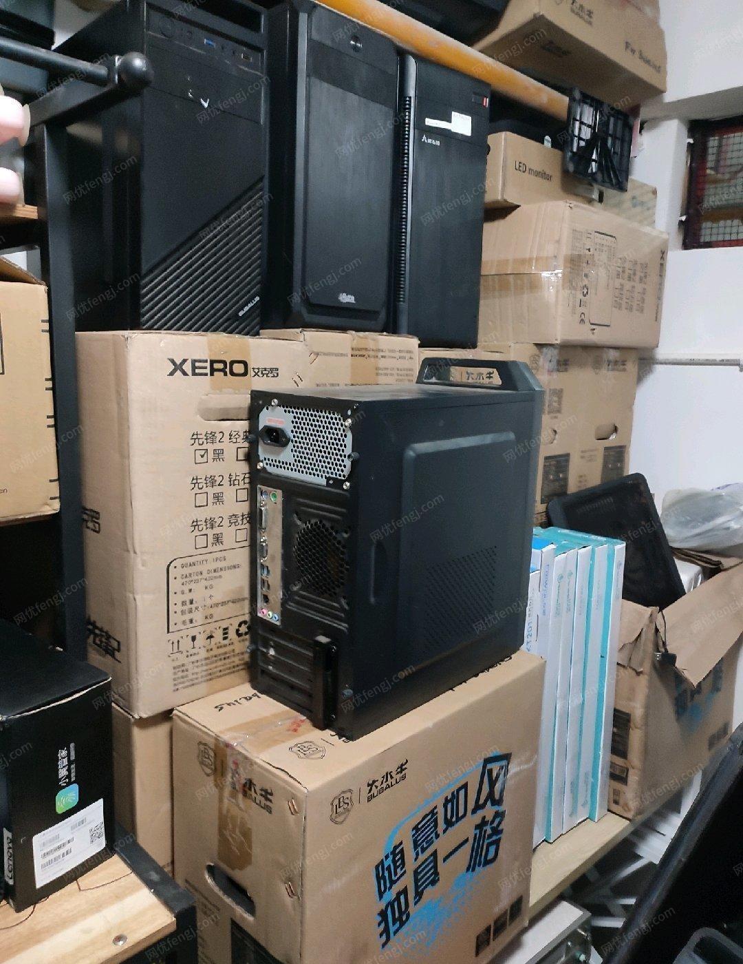 云南曲靖40多台自用9成新电脑出售