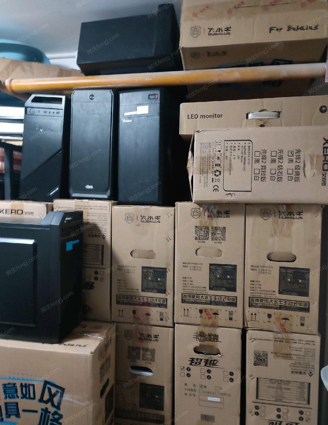 云南曲靖40多台自用9成新电脑出售