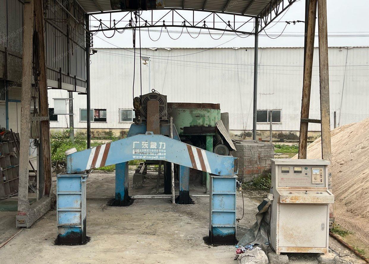 广东湛江出售九成新象力出品水泥制管机，型号1200，机械正常工作，有模具