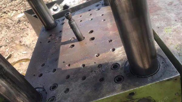 二手立式注塑机出售