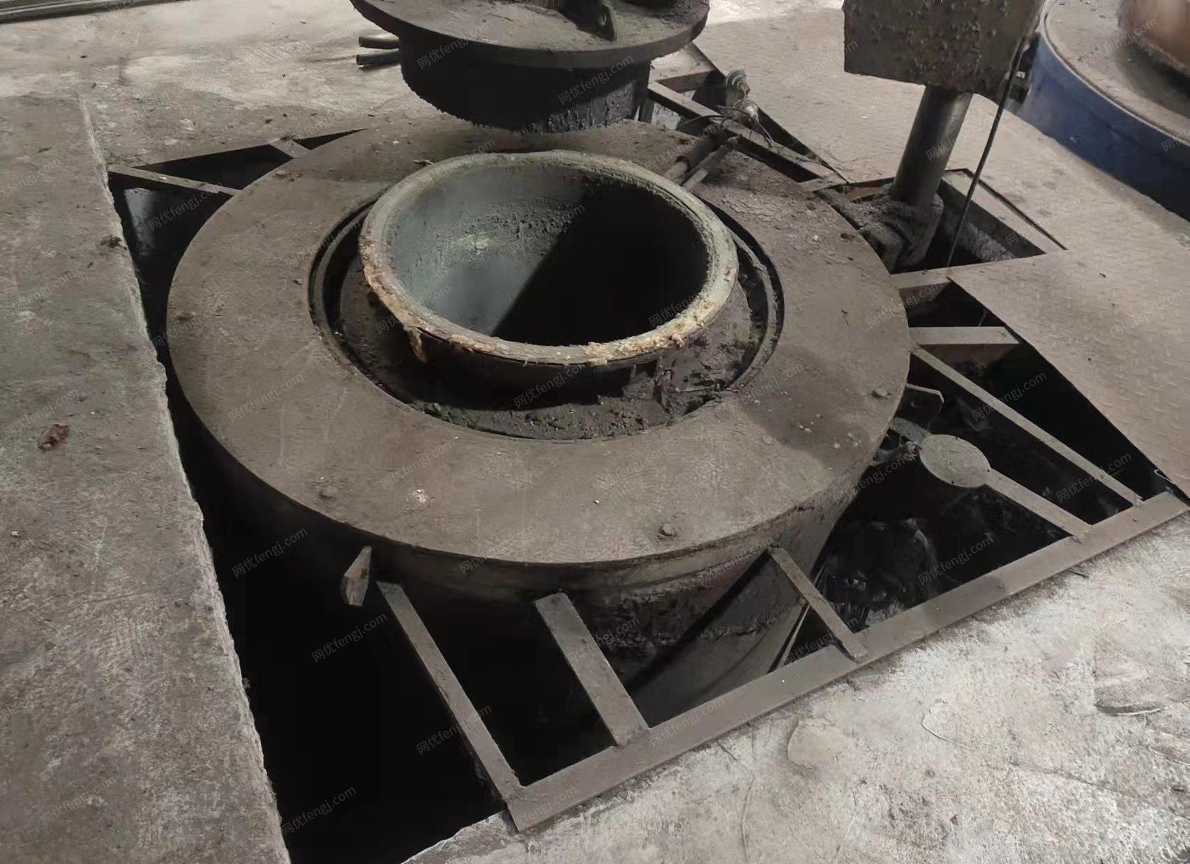 重庆沙坪坝区有4台井式气体渗氮炉出售，内胆直径650，1米的内空，深1米的有效尺寸