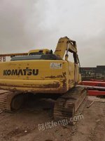 甘肃武威出售二手挖掘机：小松220