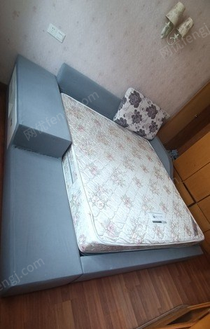 江苏南京床带床垫低价出售