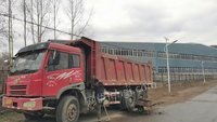 吉林通化出售二手重载翻斗货车：6米大箱，箱高1.5米