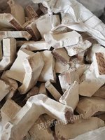 出售玻璃厂镁砖有３车