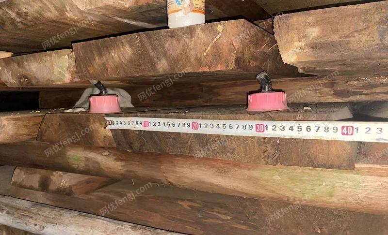 处理一批浸过柴油大杉木板，规格：长2.2，宽度41公分，厚度7公分