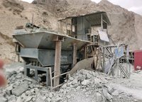 新疆喀什鄂破，圆锥机，整，形机，振动筛及其它完整一条碎石设备出售