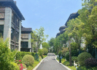 惠安县公寓 聚龙小镇 70年联排别墅 带车位 总价200万出头 看房方便