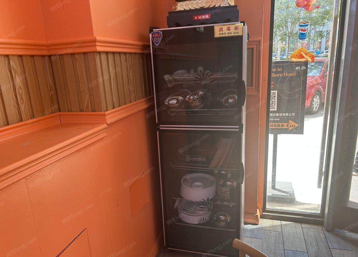 宁夏银川本店有一套汉堡设备出售，制冷机一台.可乐机一台、制冰机、数字封口机一台、腌料机一台 油炸炉2台、拌面机、拌馅机、衷粉台一个、12米双层保温柜一个、四门冰箱一台冷藏双门工作台一个、平面工作台一台