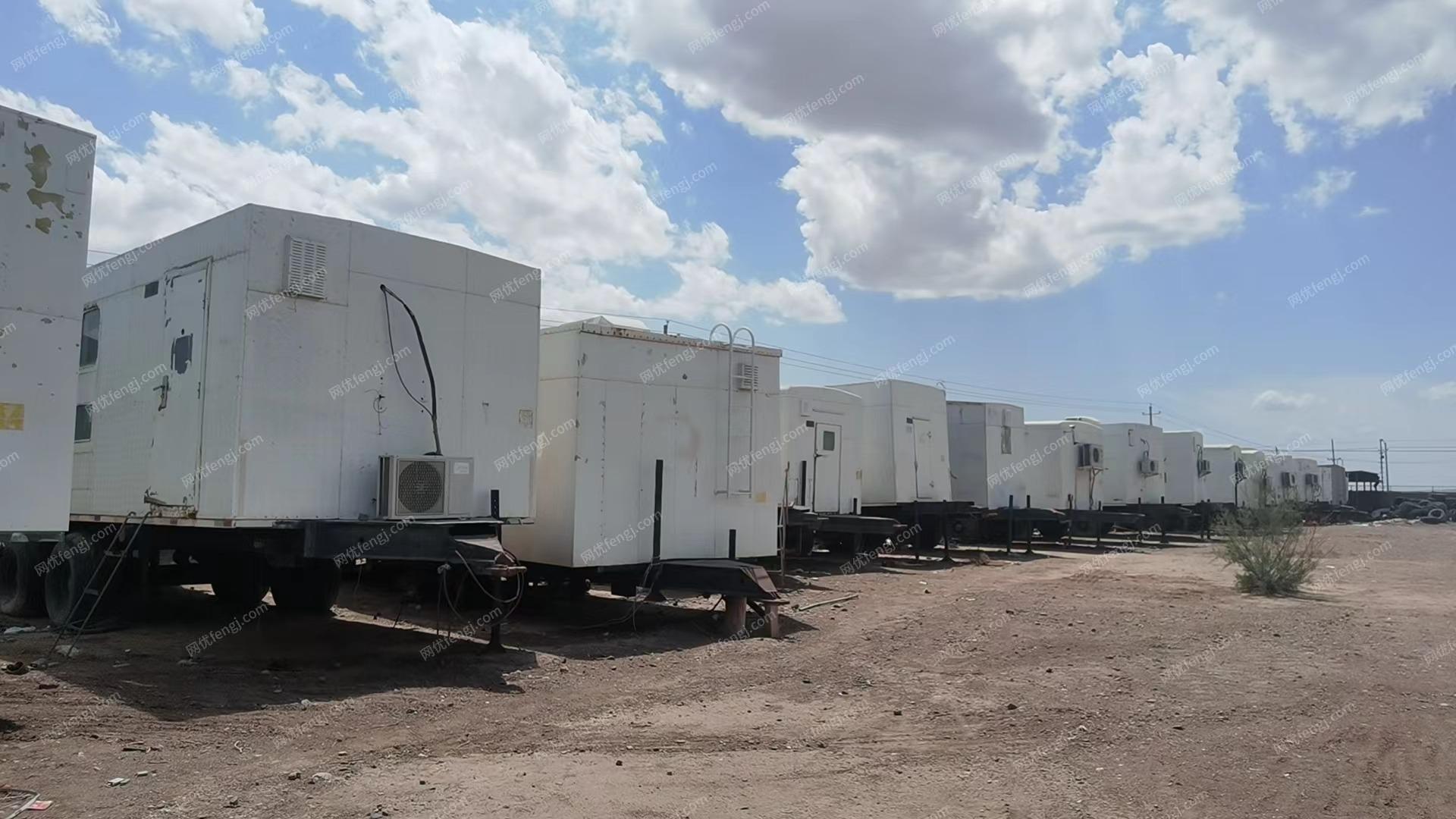 新疆巴音郭楞蒙古自治州整厂回收商处置180搅拌站1套，牵引营房40多间