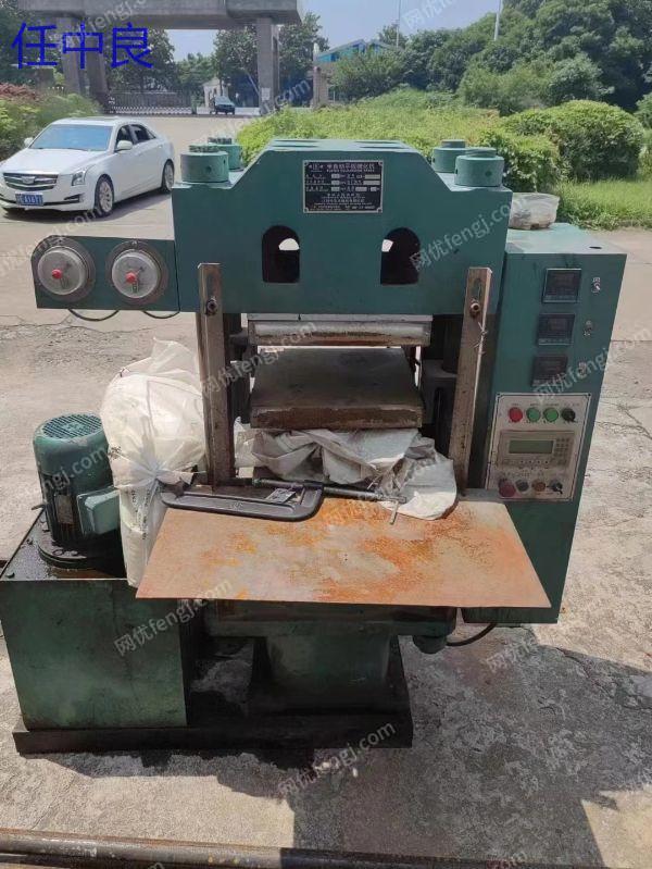 市场库存两台100吨平板硫化机 和一台9寸开炼机